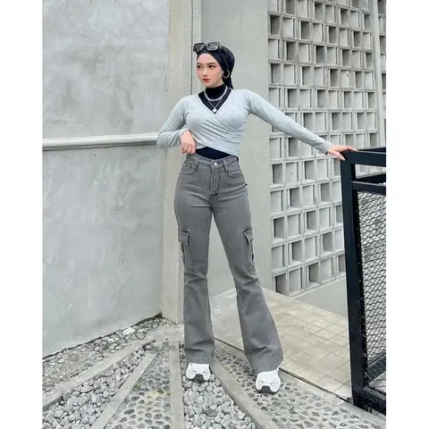 Foto produk Celana Cargo Jeans Cutbray Wanita Highwaist Stretch Celana Jeans Cewek Cutbray High Waist, kategori Jeans Panjang Rominsy Jeans