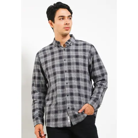 Foto produk TRIPLE Kemeja Flanel Lengan Panjang Slimfit (LS 479 DGR) - Dark Grey, kategori Kaos Rominsy Jeans
